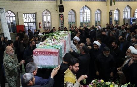 وداع باشکوه مردم سیرجان با شهید حسین علی‌بیگی