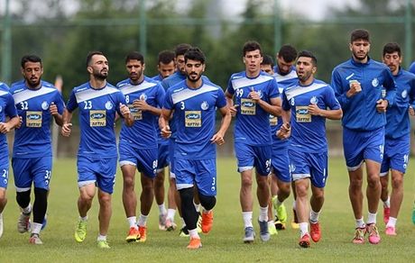 غیبت یک بازیکن در تمرین استقلال