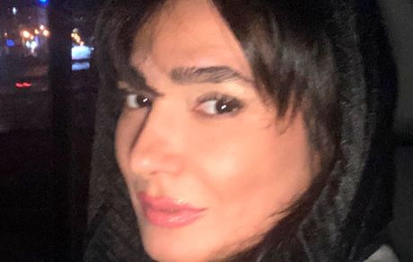 سلفی شبانه مینا وحید در ماشین + عکس