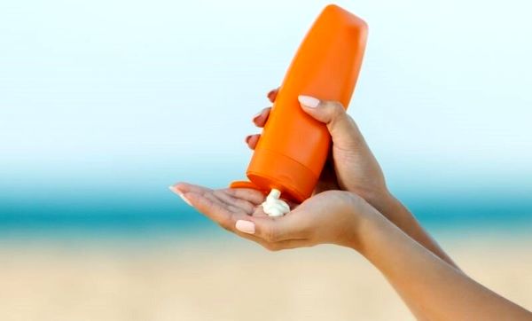 مواد شیمیایی کرم‌های ضدآفتاب جذب خون می‌شود