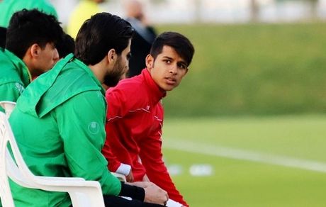 قائدی: دروازه‌بان قطر ضربه بدی به زانویم زد