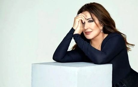 عقرب خواننده مشهور را نیش زد!