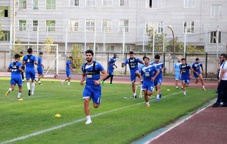 استقلال  به مصاف ماشین سازی می‌رود