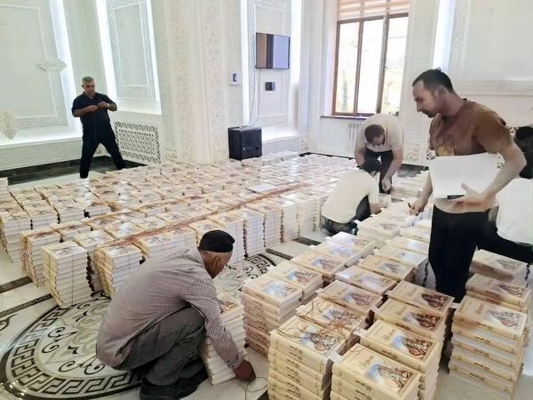 توزیع رایگان شاهنامه بین خانوادههای تاجیکستان