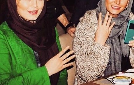 سحر قریشی و فریبا نادری در یک کافه + عکس