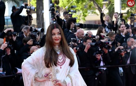 عکسی زیبا از آیشواریا رای در افتتاحیه عروس و تعصب