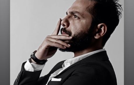 ژست عجیب و مثلا با کلاس آقای بازیگر + عکس