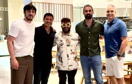 عکسی از علیرضا فغانی با معروف ترین چهره های ورزش ایران در دبی