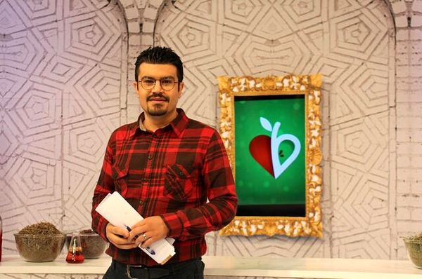 مجری برنامه طبیب: در برابر تبلیغ شامپو و انواع کرم‌ها مقاومت کردیم