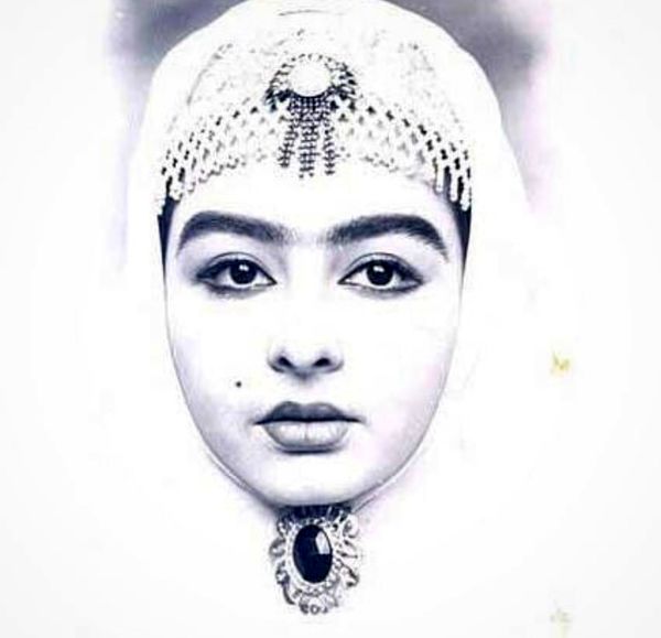 ماهایا پطروسیان قجری + عکس
