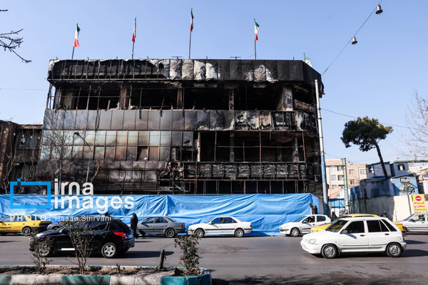 آتش‌سوزی حسینه و مرکز تجاری در منطقه ۱۷ شهریور/ ایرنا