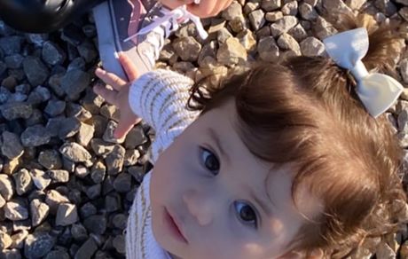 دختر کوچوی بامزه آقای بازیگر + عکس