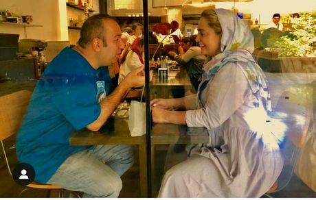 کافه گردی نرگس محمدی و همسرش + عکس