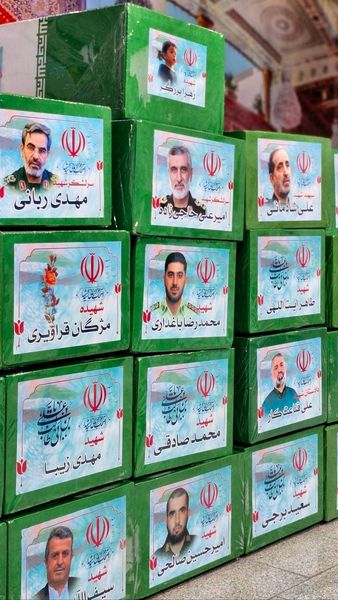 قابی از تابوت سرداران و دانشمندان شهید