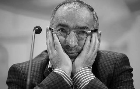 زیباکلام: آمریکا این لشکرکشی بزرگ را انجام داده تا خواسته‌اش را به ما تحمیل کند / اینترنشنال نان بی‌کفایتی رسانه‌های داخلی را می‌خورد