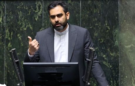 امیرحسین ثابتی: چرا در قطع اینترنت بین‌الملل تاخیر کردید؟