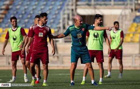 باشگاه پرسپولیس منتظر لیست کالدرون