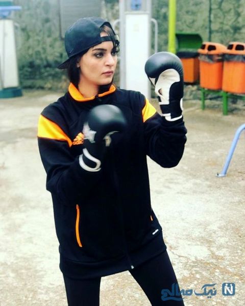 بوکس بازی نیلوفر پارسا + عکس