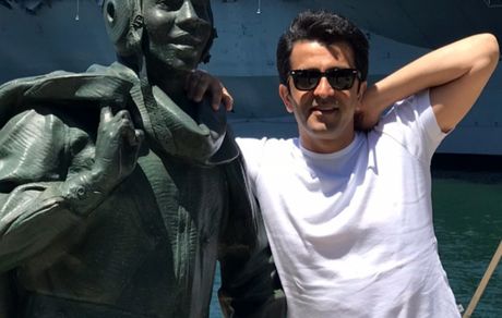 تکیه گاه عجیب مجید یاسر + عکس