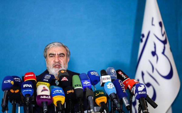 رفع محدودیت های اینترنتی در انتظار تصمیم شعام و شاک