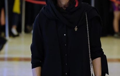 نفیسه روشن، تیره پوش شد + عکس در جشن حافظ