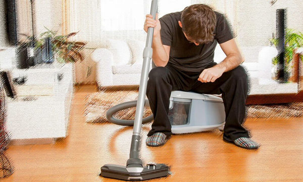 چرا هنگام روشن کردن جاروبرقی بوی نامطبوعی در فضا پخش می شود؟
