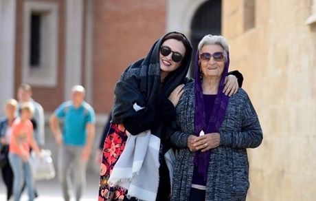 گشت و گذار گلاره عباسی با مادرش + عکس