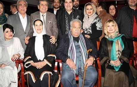 خانم بازیگر جنجالی قبل انقلاب در جمع بازیگران+ عکس
