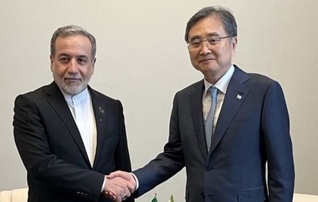 گفت‌وگوی عراقچی با وزیر خارجه کره جنوبی درباره اسنپ‌بک + جزئیات