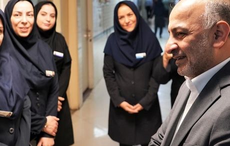 مدیرعامل بیمه دی:‌ نام‌گذاری روز میلاد حضرت زینب (س) به عنوان روز پرستار، مایه مباهات و افتخار برای پرستاران است