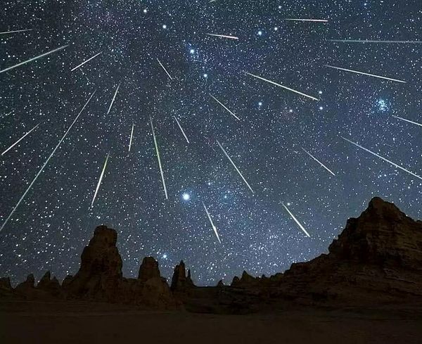 از ساعت 23 امشب آسمان ایران شهاب‌باران می‌شود