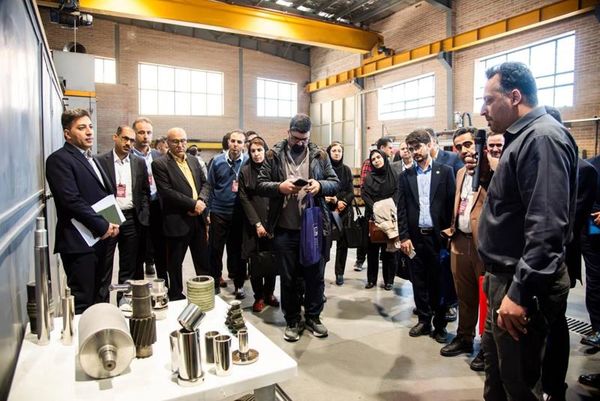 در یک‌سال گذشته، بخش قابل‌توجهی از موانع قانونی همکاری هلدینگ خلیج‌فارس با شرکت‌های دانش‌بنیان، فناورو دانشگاه‌ها برطرف شده/ فرصت‌ مطالعاتی برای اساتید دانشگاه و پژوهشگران در ۴۰ پروژه پژوهشی هلدینگ/ چالش اصلی شرکت‌های فناور اتصال به بازار است