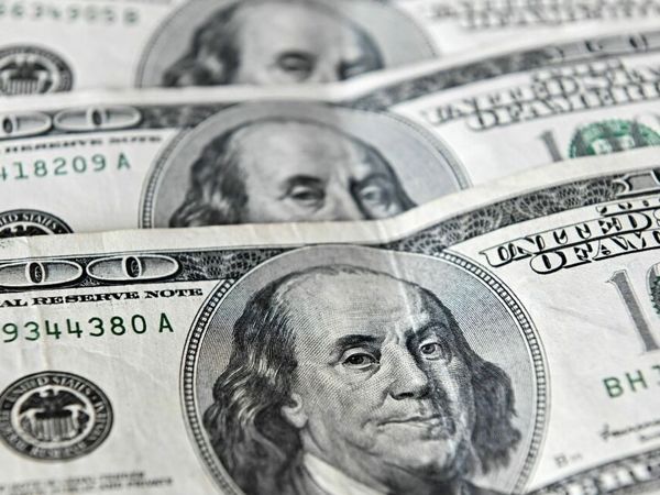 قیمت دلار امروز ۱ دی ۱۴۰۴ | آخرین نرخ دلار در بازار آزاد و صرافی‌ها