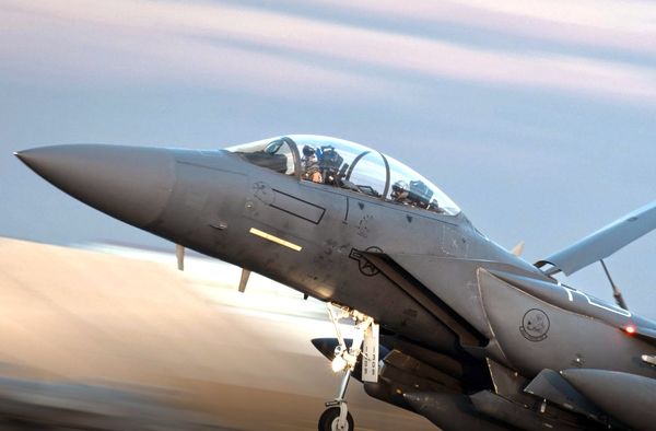 ارتش آمریکا آماده است که از شنبه به ایران حمله کند! / مایک والتز: یا خواسته‌های ترامپ را برآورده کنید یا اتفاق بدی خواهد افتاد!