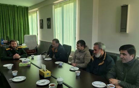 تجلیل از پاسداران انقلاب در دیدار مدیر روابط‌عمومی و اعضای بسیج مجتمع مس سونگون با فرمانده سپاه ورزقان
