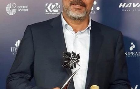 پوریا پورسرخ و جایزه سعید آقاخانی + عکس