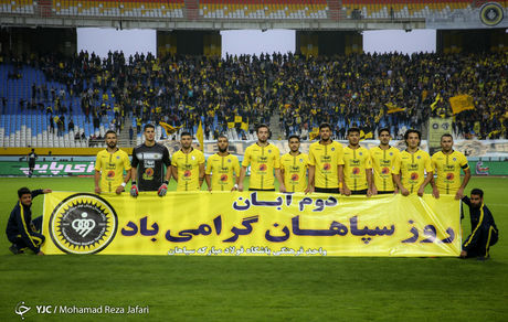 توافق باشگاه سپاهان با بازیکن تیم ملی صحت ندارد 