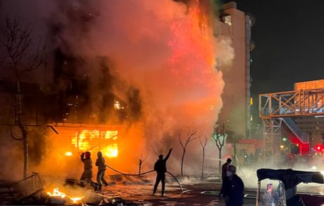 گزارشی از روزهای خاموشی؛ در خیابان‌های ایران چه گذشت؟