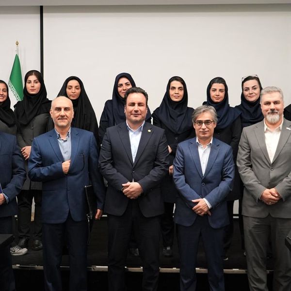 مدیرعامل بیمه دی: شرکتهای بیمه ای، دستاوردهای موفق خود را با سایر شرکتها به اشتراک بگذارند