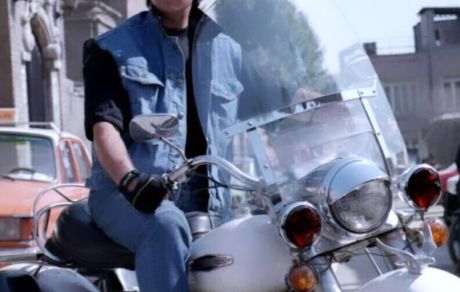 موتور سواری ابوالفضل پور عرب اونم تو این سن وسال + عکس