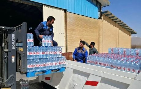 در راستای مسئولیت‌های اجتماعی به منطقه سیل‌زده دشتیاری کمک رسانی کردیم