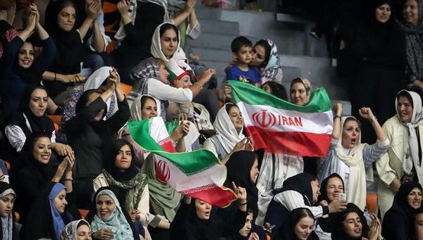 فیفا به حضور زنان در ورزشگاه های ایران امیدوارتر شد