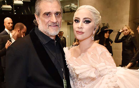 لیدی گاگا در کنار پدرش + عکس