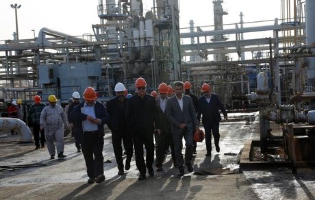 بازدید مدیر عامل تاپیکو از پالایشگاه روغن‌سازی ایرانول و مجتمع نفت پاسارگاد در آبادان