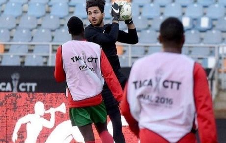 دروازه‌بان سابق پرسپولیس استقلالی می شود ؟