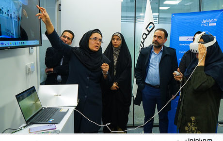 افتتاح نمایشگاه دائمی محصولات و خدمات هوشمند مرکز تحقیق و نوآوری همراه اول 
