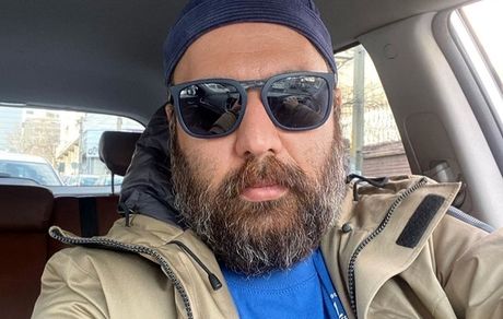 علی اوجی در ماشین شیکش + عکس