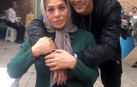 نسرین مقانلو و پسرش سر صحنه فیلمبرداری + عکس