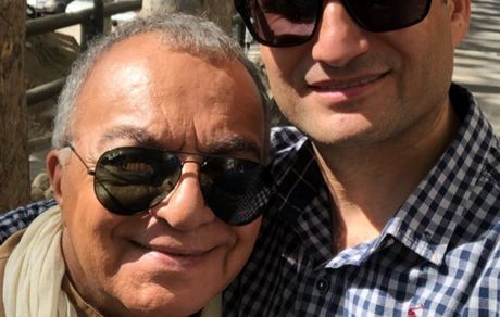 پویا امینی در آغوش استادش + عکس