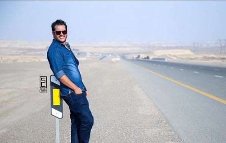 آقای بازیگر در وسط جاده + عکس